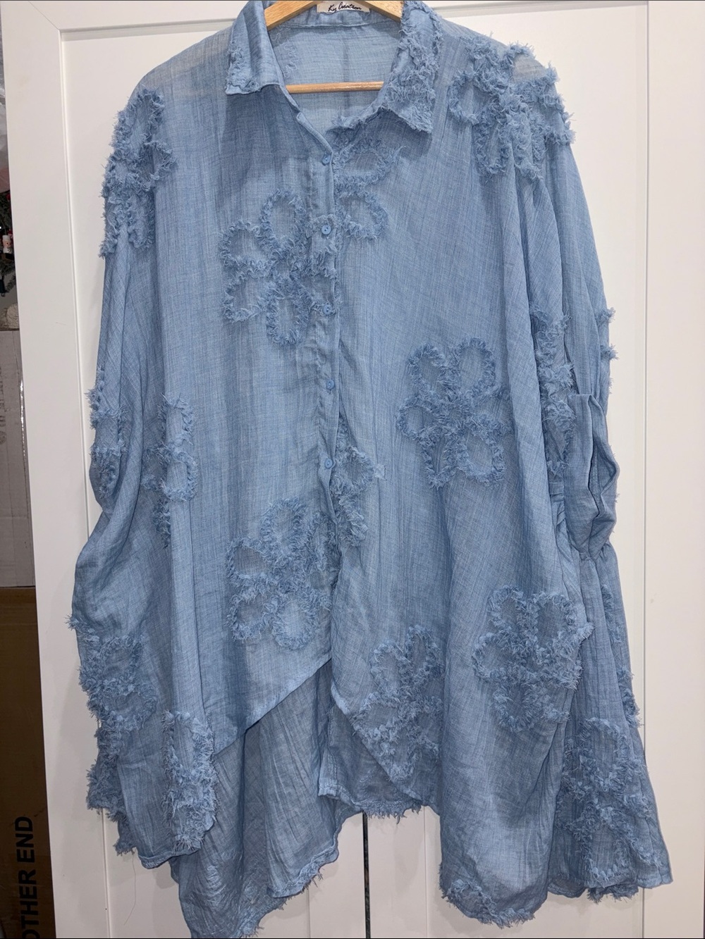 Light Blue Floral Appliqué Tunic Shirt